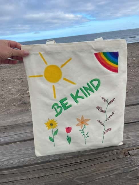 El Médano: Make Your Own T-Shirt Workshop - What Is the El Médano Make Your Own T-Shirt Workshop?