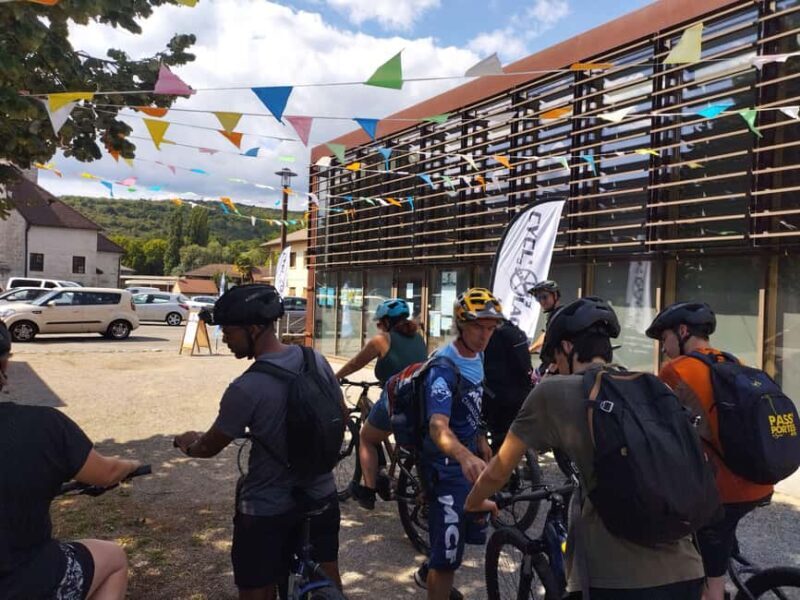 Electric-assisted mountain biking - What to expect from this e-MTB tour