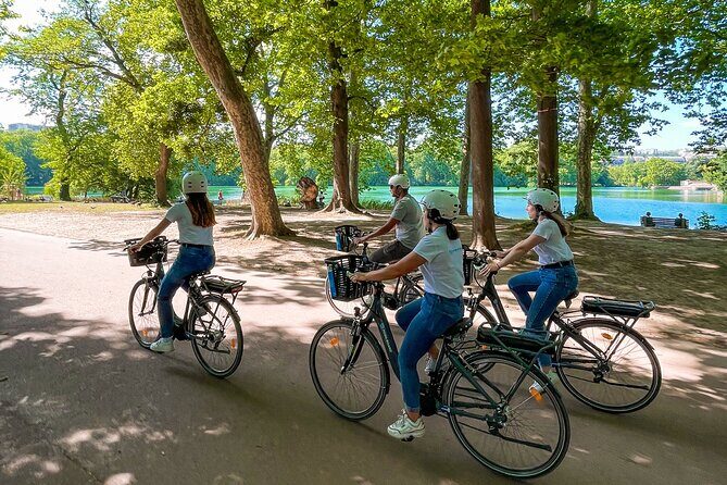 Electric bike ride in the Parc de la Tête d'Or - 2h - A Detailed Look at the Lyon Electric Bike Tour