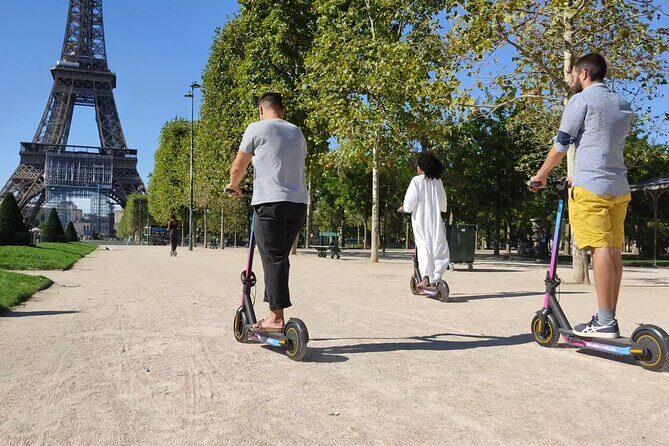 Electric scooter rental in Paris Full Day - The Value of the Audioguide