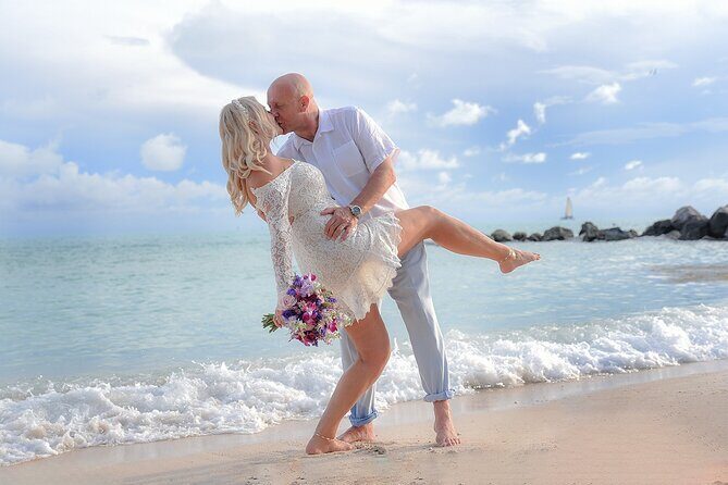 Elope in Key West Intimate Wedding 10 Guests or Less - Key Points