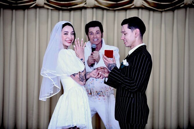 Elvis Chapel Wedding and Vow Renewal - Key Points