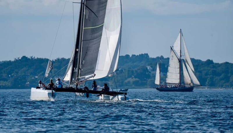 Embark in Larmor-Baden: discover our Extreme 40 catamaran. - Key Points