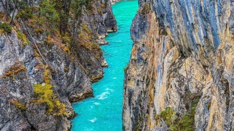 Emerald Lake, Moraine, Louise, Johnston Canyon & Banff Town - FAQ