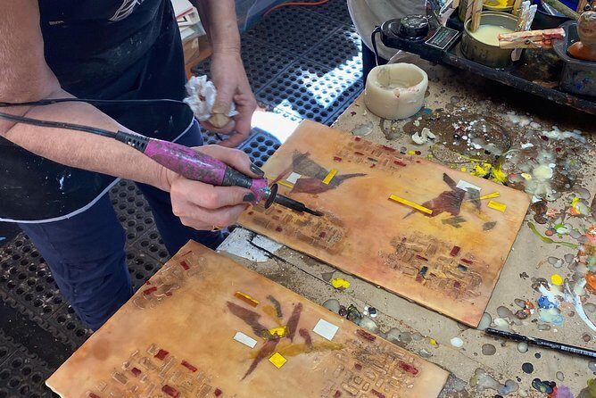 Encaustic painting workshops with Ezshwan Winding - Frequently Asked Questions