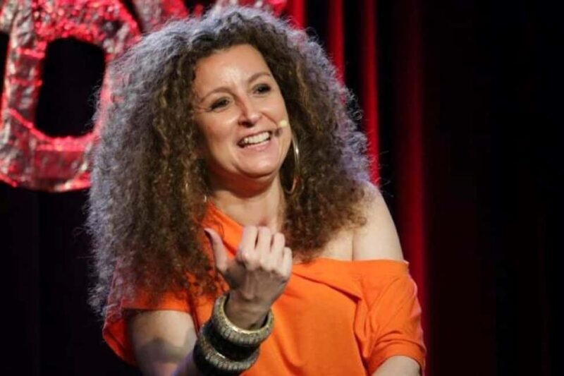 English Stand-Up Comedy Show with Free Pizza and Free Shots - A Friendly Look at Berlin’s Comedy Night: The Stand-Up Experience You Might Love