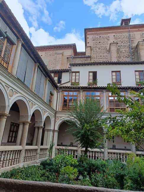 English: Toledo Marzipan Convent Route with tasting and wine - The Tour Experience in Detail