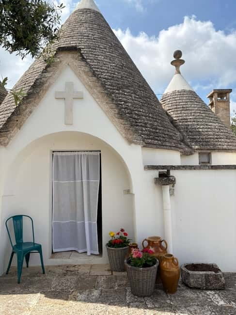 Enjoy a picnic with local products and wine in the Apulian countryside - A Closer Look at the Experience