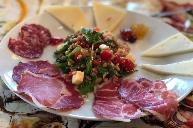 Enjoy and Taste the Flavors of Wine in an Open-air Venue - Who Will Love This Tour?