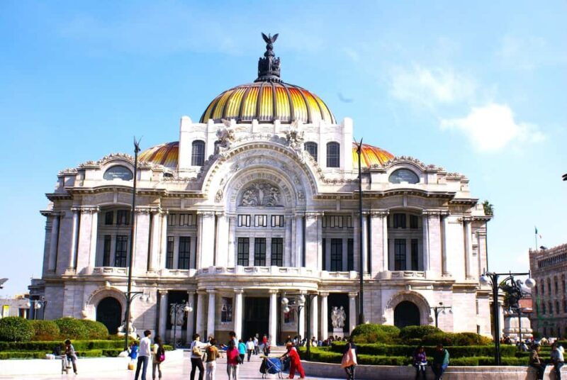 Enjoy the Folkloric Ballet at the Palacio de Bellas Artes - FAQs