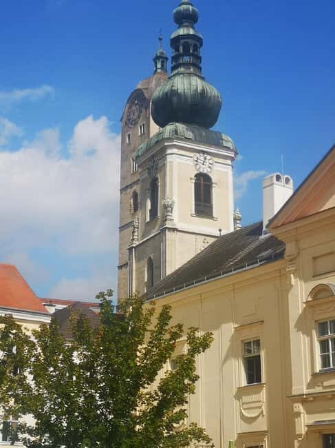 Enjoyment with history - through the wine taverns of Krems & Stein an der Donau - An Honest Look at the Tour