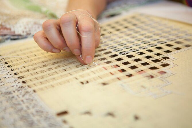 Entrance Ticket for Students in La Casa de los Balcones - FAQ