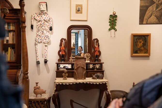 Entrance to Frida Kahlo Museum with Written Guide - Who Will Love This Tour?