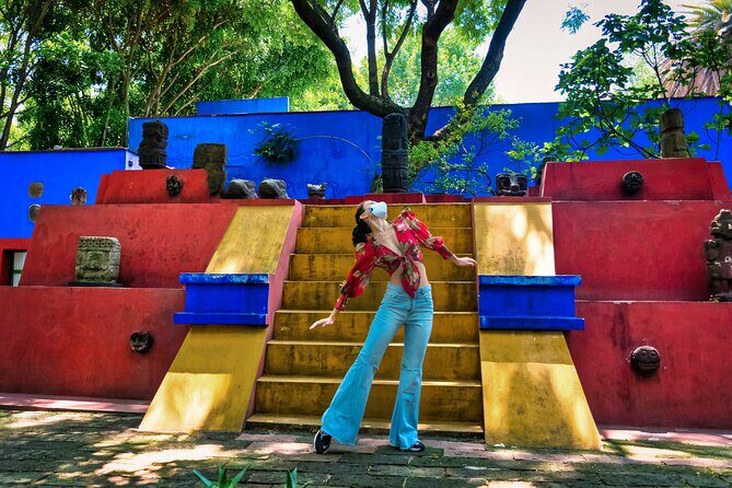 Entrance to Frida Kahlo Museum with Written Guide - FAQ