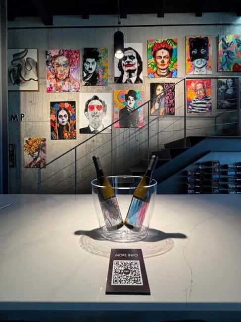 Entrance to the Roots Gallery + 1 glass of wine with snacks + 1 fine art print - Key Points