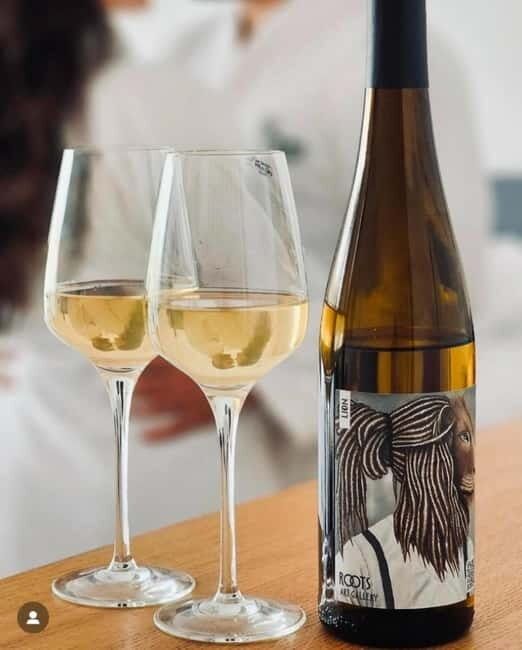 Entrance to the Roots Gallery + 1 glass of wine with snacks + 1 fine art print - Who Will Enjoy This Experience?