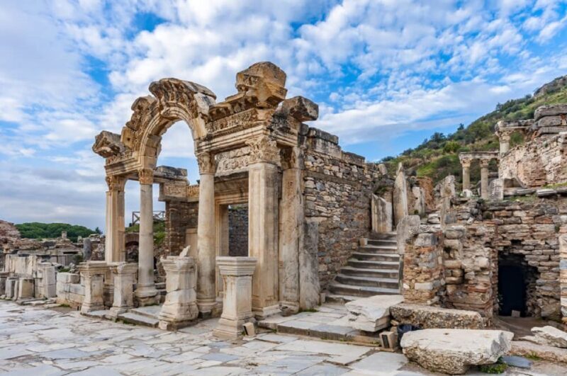 Ephesus and Virgin Mary Day Trip by Plane from Istanbul - FAQ
