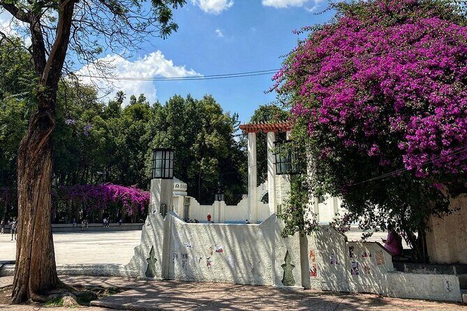 Epic Condesa and Roma Norte Walking Tour - Exploring the Neighborhoods: What You Can Expect