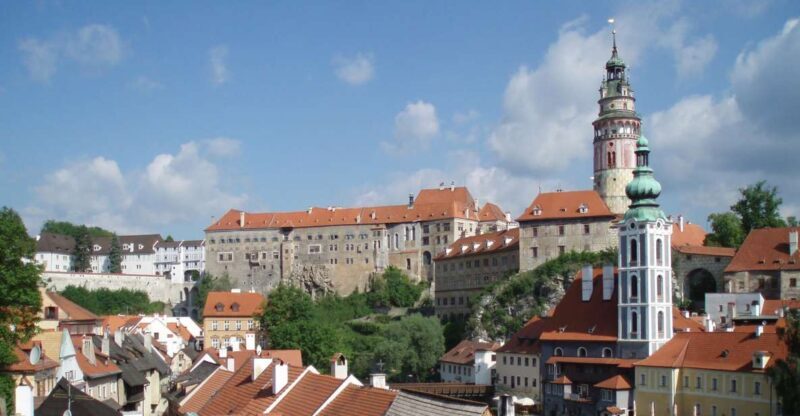 eský Krumlov: 2 Hour Private Walking Tour with Guide - The Value of a Guided Experience
