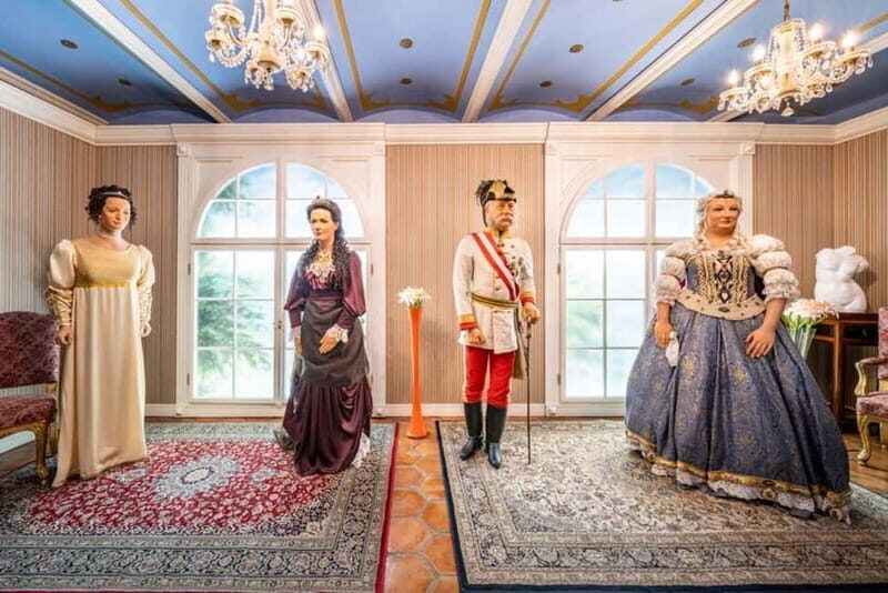 eský Krumlov: Wax Museum Entry Ticket - What to Expect at the Wax Museum in eský Krumlov