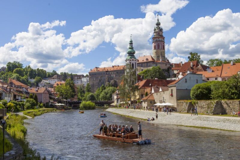 eský Krumlov: Wooden Raft River Cruise - A Closer Look at the Wooden Raft River Cruise