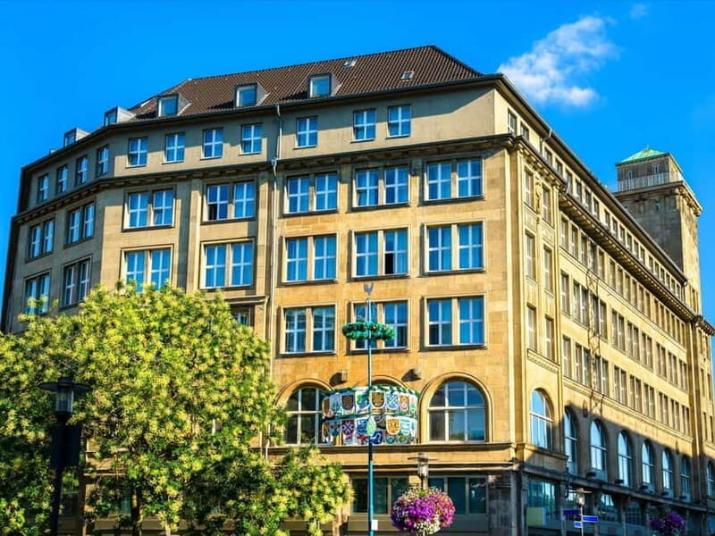 Essen: Express Walk with a Local in 60 minutes - Practical Tips for Booking