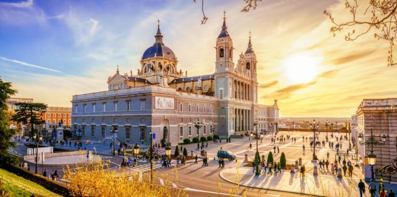 Essential Madrid: Walking Tour of the Historic Center - What You’ll Experience