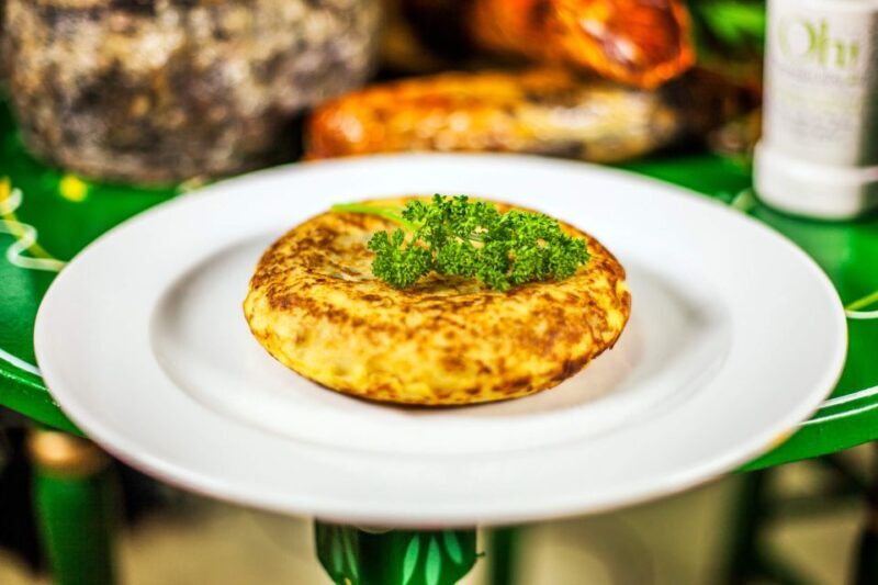 Estepona: Andalusian Flamenco Show Entry Ticket with Drink - An In-Depth Look at the Flamenco Show Experience