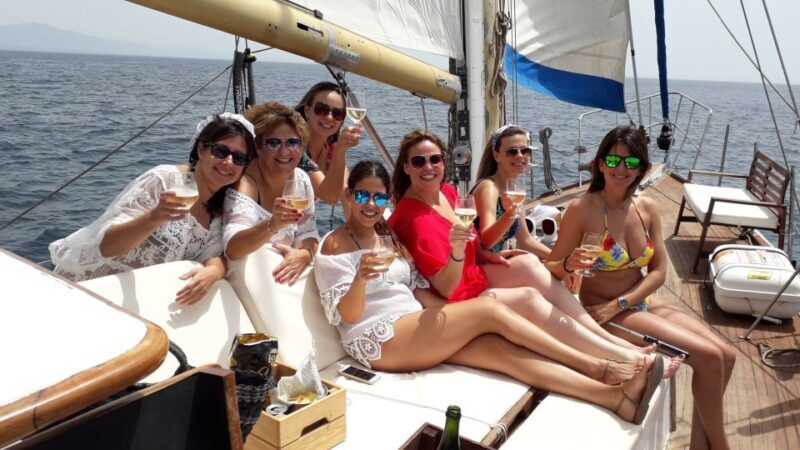 Estepona: Dolphin Watching Sailboat Cruise with Drink - Who Is This Tour Best For?