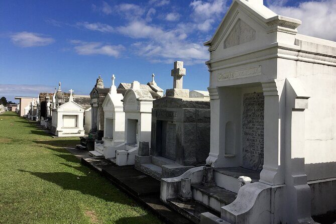 Eternal Echoes: A Cemetery Tour of New Orleans - A Deep Dive into What the Tour Offers