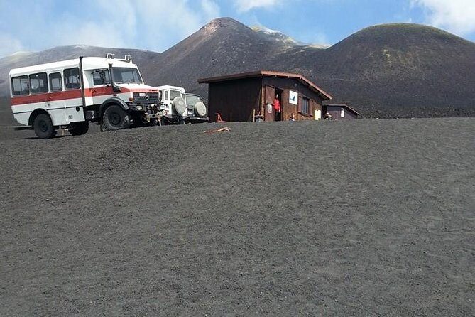 ETNA BASIC TOUR 2.000 mt - Exploring the Lava Fields and Craters