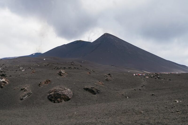 Etna: summit craters trekking with volcano guide 3350mt - Key Points
