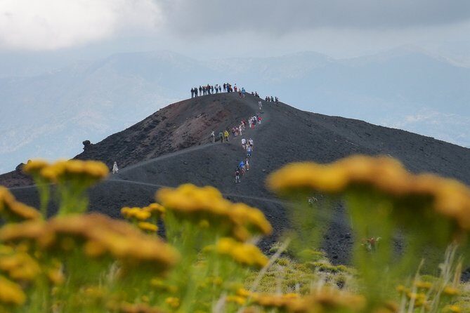 ETNA - Trekking to the Craters Eruption of 2002 - Frequently Asked Questions
