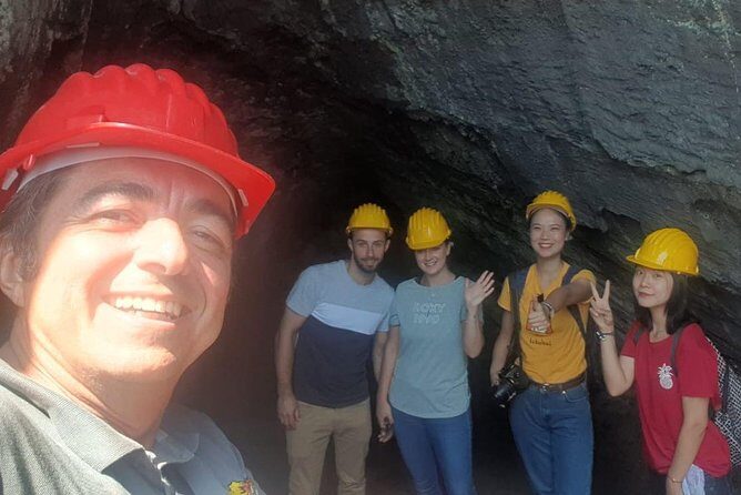 Etna2000m only to be booked by groups of 4 to 6 people. - FAQ