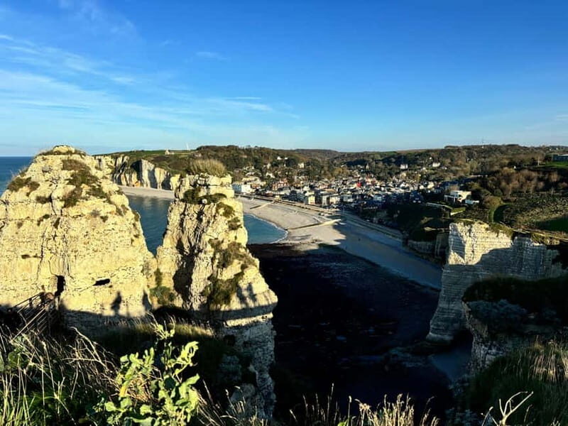 Étretat: Explore the mythical cliffs of Étretat! - Key Points