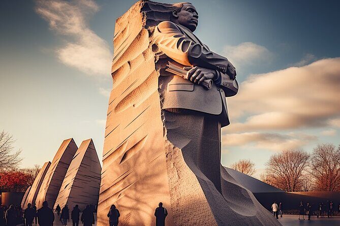 Evening Guided Tour of Washington DC's Most Inspiring Memorials - Key Points