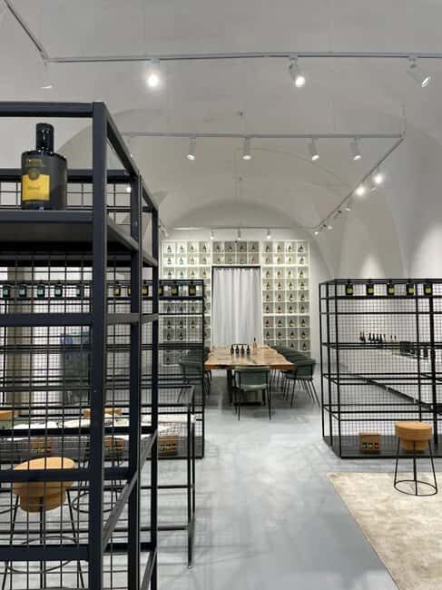 EVO Experience: discovering Pomes oil - What Is Included in the Experience?