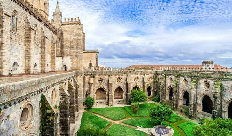 Évora Full Day Tour on a Luxury Mercedes - What Makes This Tour Stand Out?