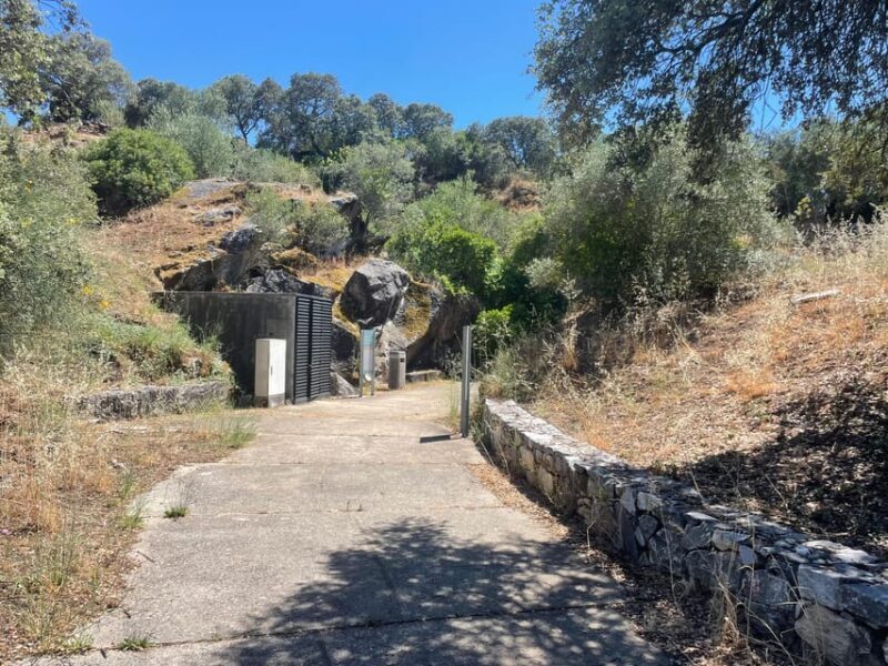 Évora or Montemor: Guided Tour of the Escoural Caves - FAQs