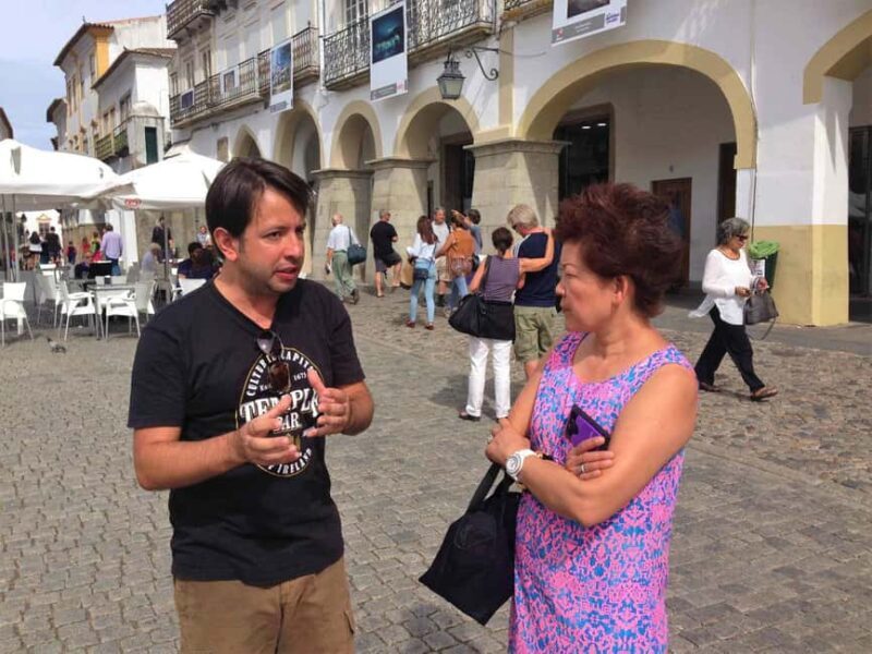 Évora: Small group walking tour with Chapel of Bones - Key Points
