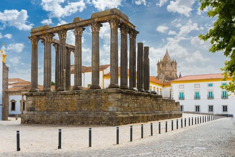 Évora: Small group walking tour with Chapel of Bones - Who Would Love This Tour