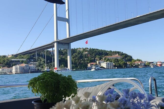 Exclusive Luxury Yacht Bosphorus Sightseeing Cruise in Istanbul - Who Should Choose This Tour?