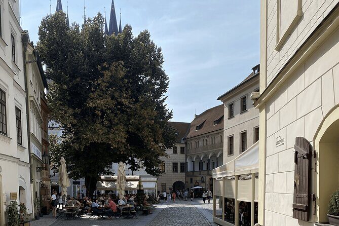 Exclusive Prague Royal Way Tour| all must-see sites, cofee break - FAQ