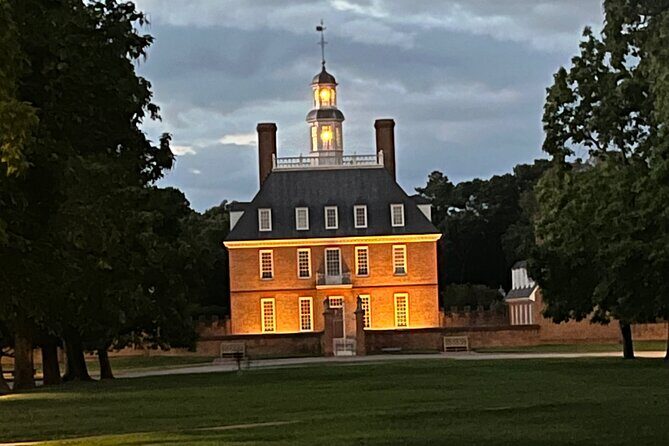 Exclusive Private Colonial Williamsburg Walking Tour by a Local - Viewing the Colonial Williamsburg Capitol Building