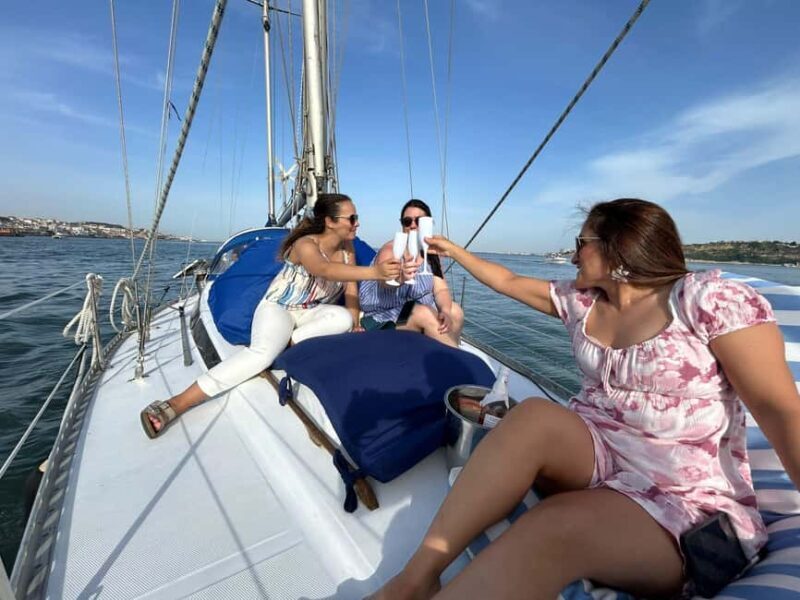 Exclusive Sunset Cruise (for your group of 2-8 people) with wine and snacks - Key Points