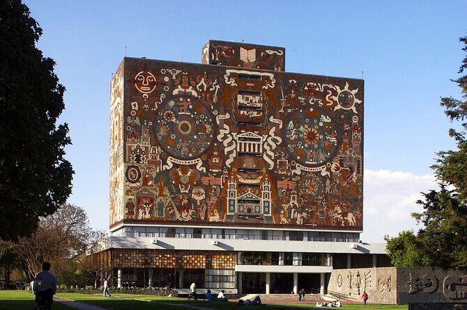 EXCLUSIVE TOUR: Murals+Ciudad Universitaria Stadium-small groups - An In-Depth Look at the Tour Experience