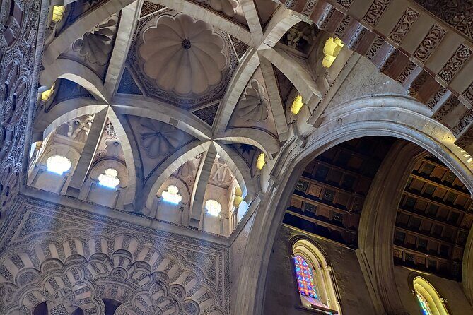 Exclusive visit to the Mosque with official guide. Small groups - Who Should Consider This Tour?