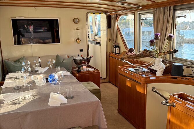 Exclusive Yacht Tour of Stockholm: sunset, dinner, lunch, cruise - Customization and Flexibility