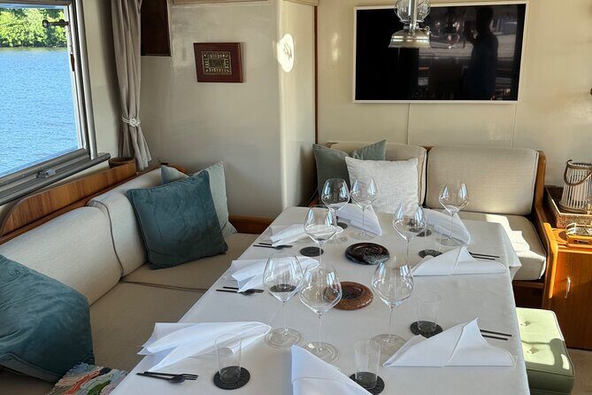 Exclusive Yacht Tour of Stockholm: sunset, dinner, lunch, cruise - Cost and Value