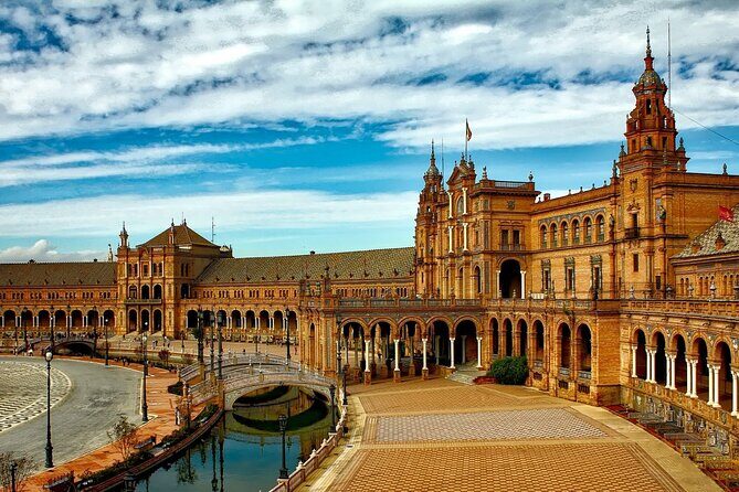 Excursion from Malaga to Seville with tickets to the Real Alcázar - Exploring the Malaga to Seville Tour with Real Alcázar Tickets: An Honest Look